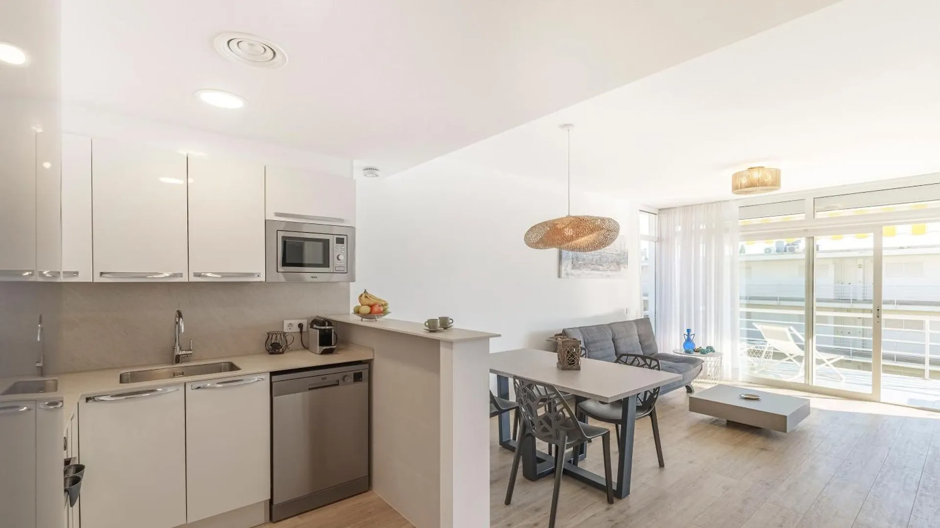 Almadrava, Roses Apartment
