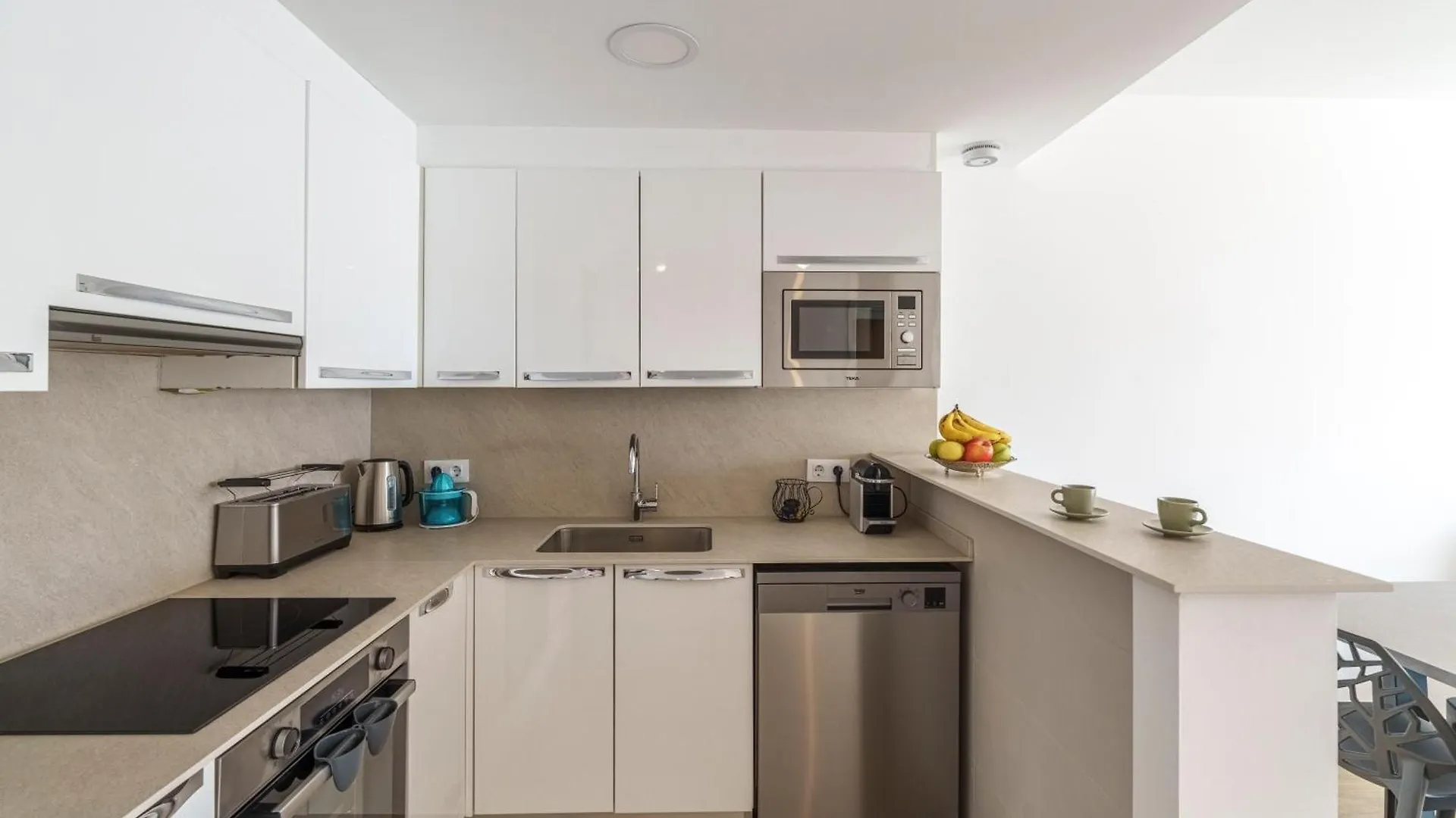 Almadrava, Roses Apartment